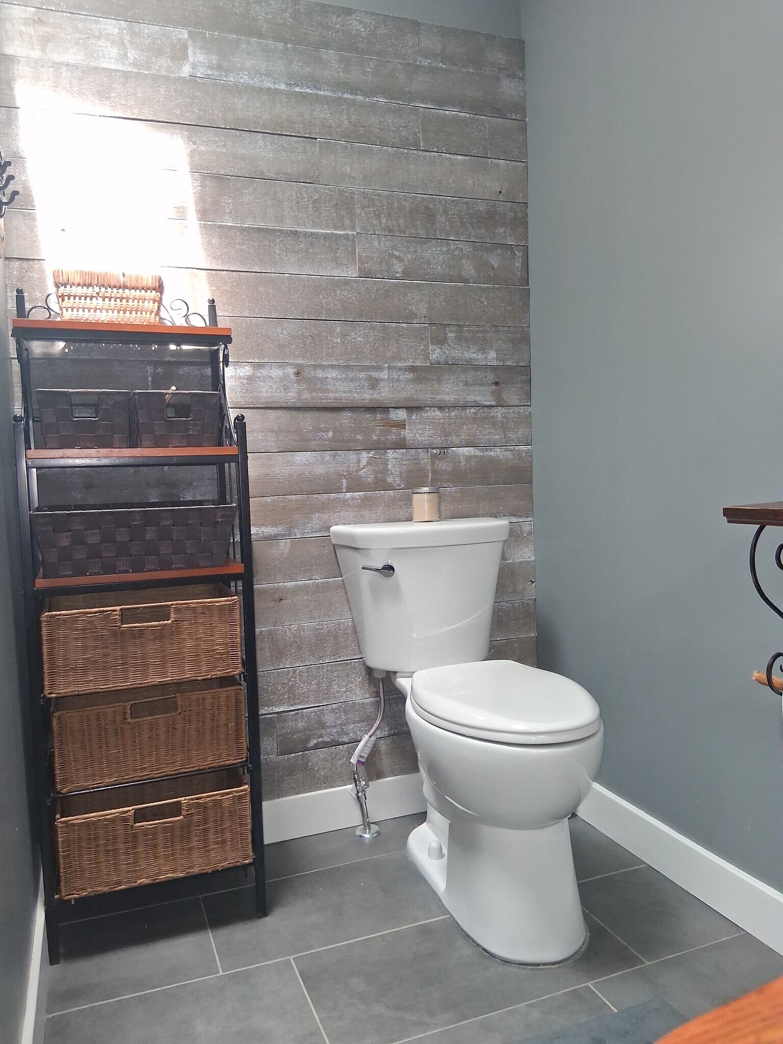 Upstairs Hallway Bathroom - 2710 English Rd