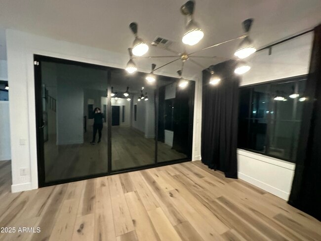 Building Photo - 3533 E Flower St