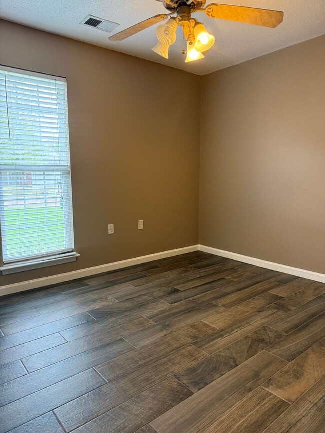 Building Photo - Gorgeous 3 bedroom 2 bath home in Hernando, MS