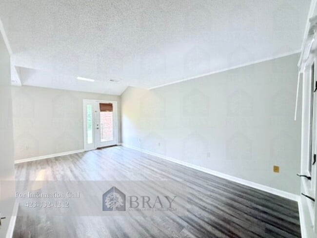 Building Photo - 411 Parkridge Dr