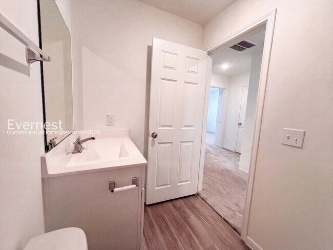 Building Photo - 7314 Madison Cmns Ln