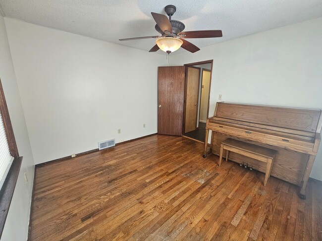 Building Photo - 120 Luther Ave