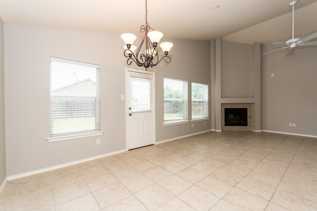 Building Photo - 1413 Gordon Dr