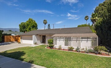 Building Photo - 316 Cambridge Dr