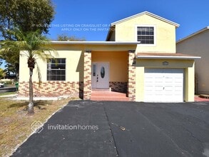 Building Photo - 8216 NW 192nd Terrace