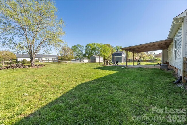 Building Photo - 150 State Park Rd