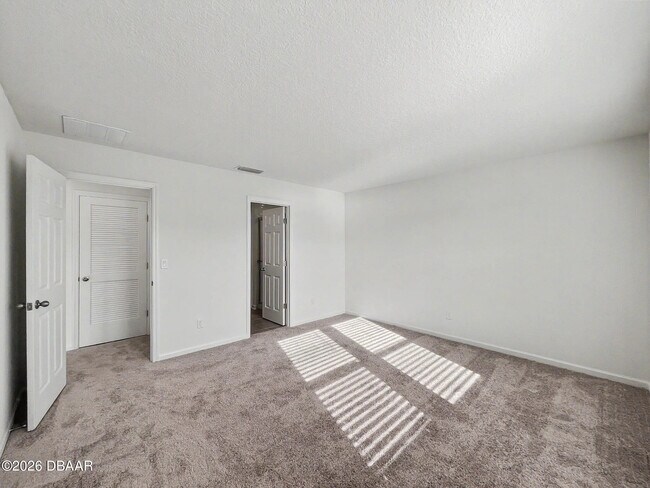 Building Photo - 55 Signet Cir