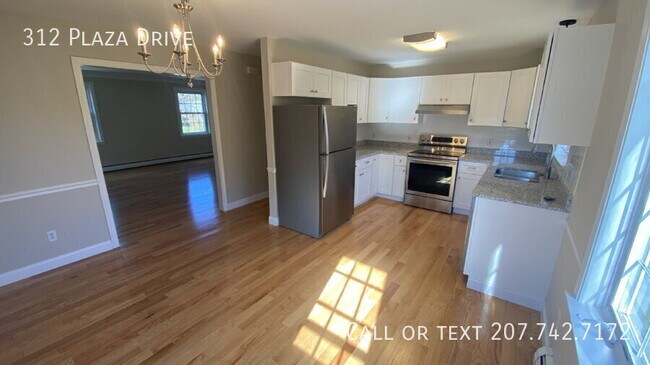 Building Photo - 312 Plaza Dr