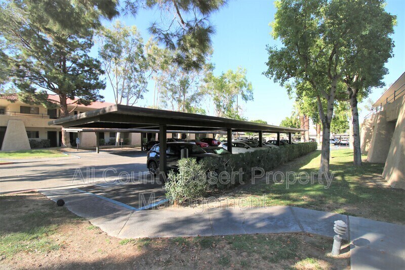 Building Photo - 2810 N Arcadia Ct