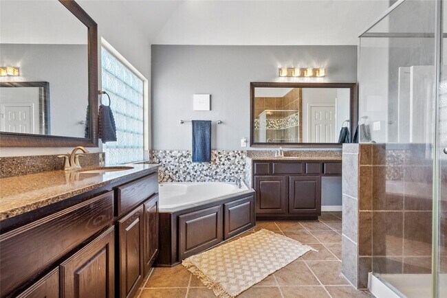 Building Photo - 10218 Spring Shadows Park Cir