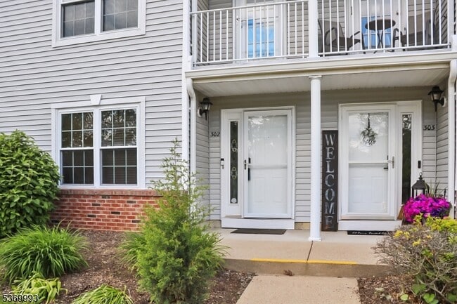 Building Photo - 302 Mercer Ct