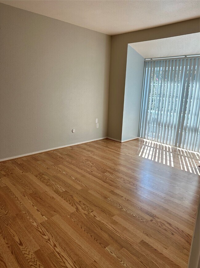 Building Photo - 12633 Memorial Dr