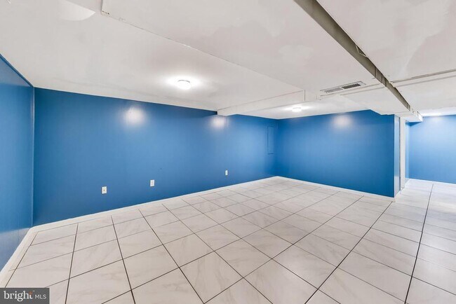 Building Photo - 7215 Normandy Ln