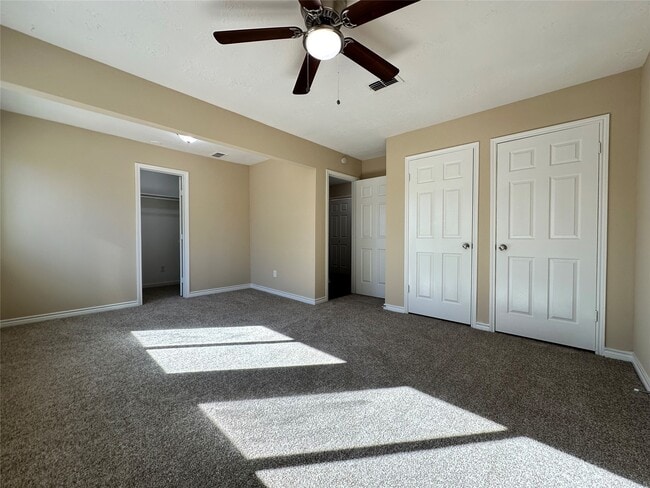 Building Photo - 1606 Stone Lake Dr