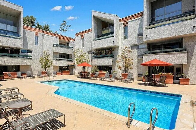 Building Photo - 2 Bed / 2 Bath in Old Town Pasadena