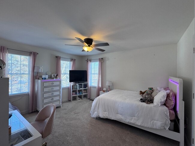 Building Photo - 25 Thornton Ave