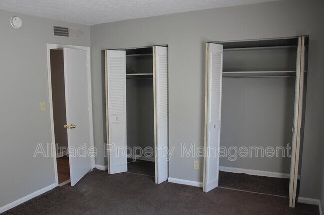 Building Photo - 2358 Grinstead Dr