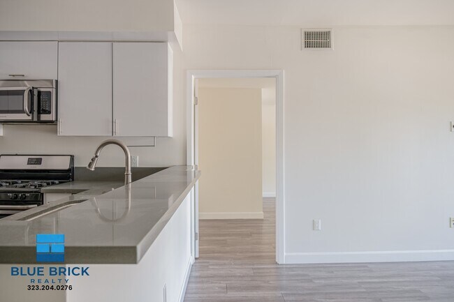 Building Photo - 4305 Laurel Canyon Blvd