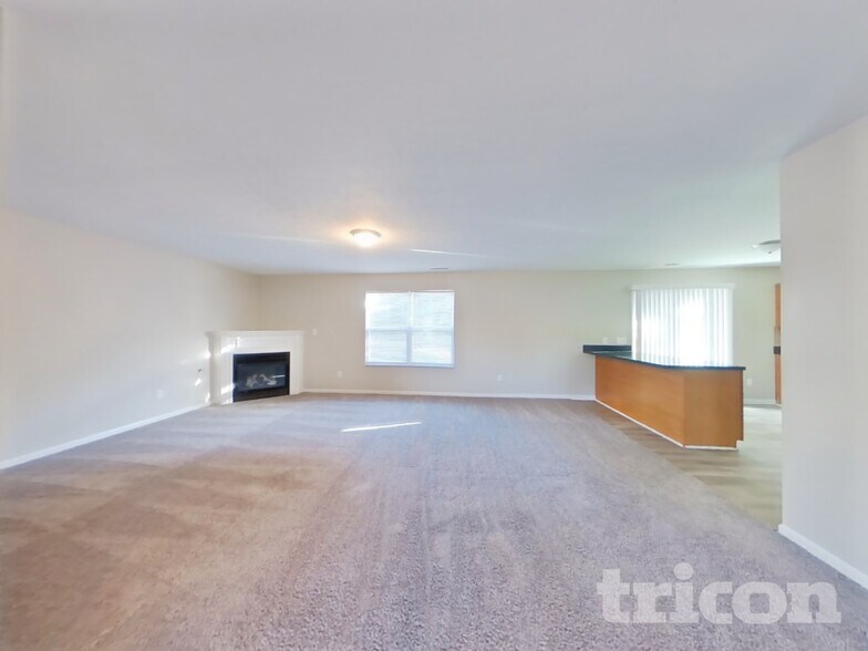 Building Photo - 6953 W Briar Park View