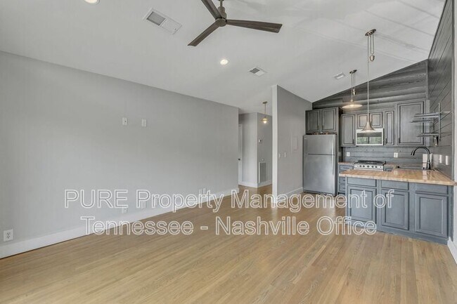 Building Photo - 613 Hillsboro Rd