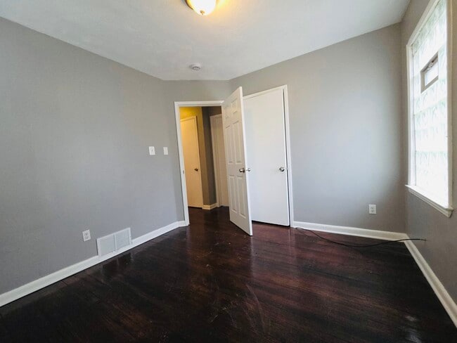 Building Photo - 20243 Westphalia St