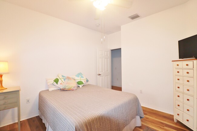Building Photo - 1812 Sandhill Crane Dr