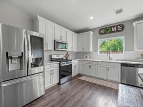 Building Photo - 15410 Cordach Dr