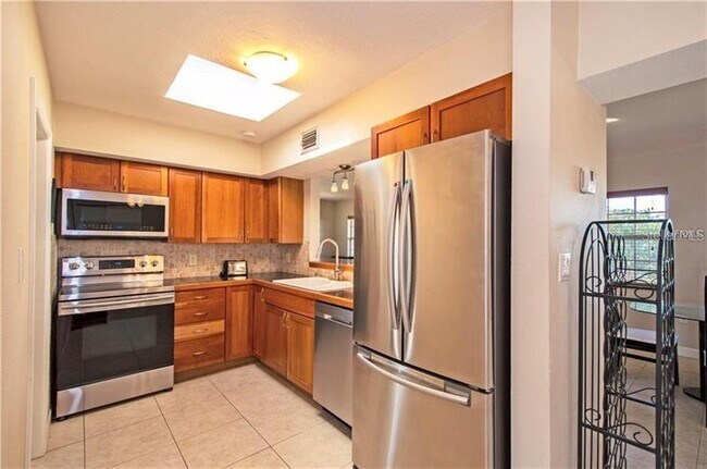 Building Photo - 540 Lindley Terrace