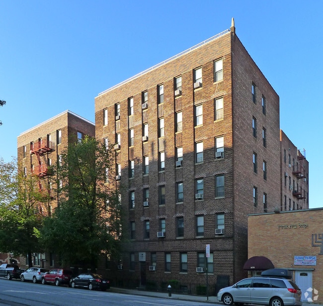 Building Photo - 1680 OCEAN AVE