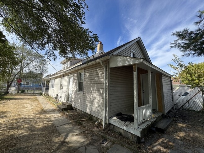 Building Photo - 3233 W 50th St