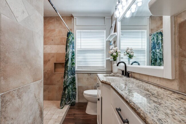 Building Photo - $500 OFF FIRST FULL MONTH PROMOTION!