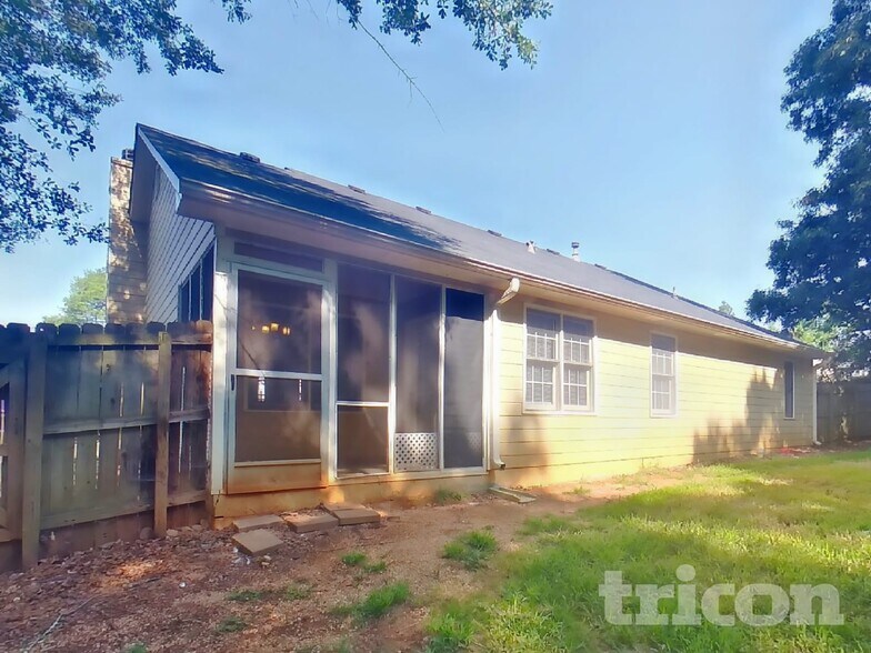 Building Photo - 420 Austin Dr