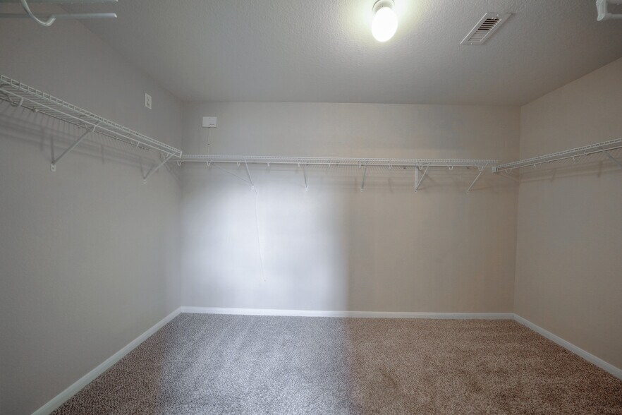 Building Photo - 20727 Cypress Crescent Ln