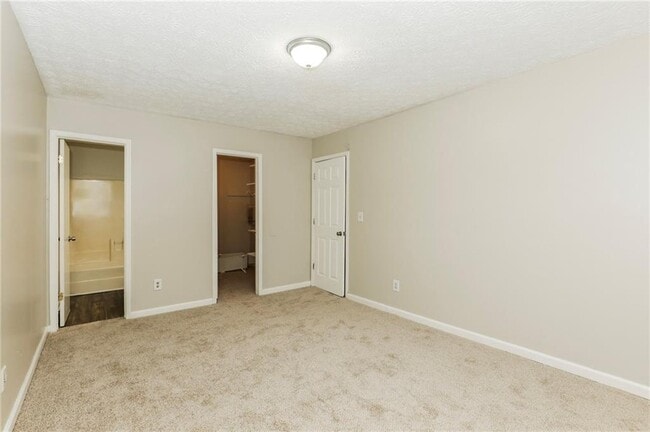 Building Photo - 5426 Glen Haven Dr