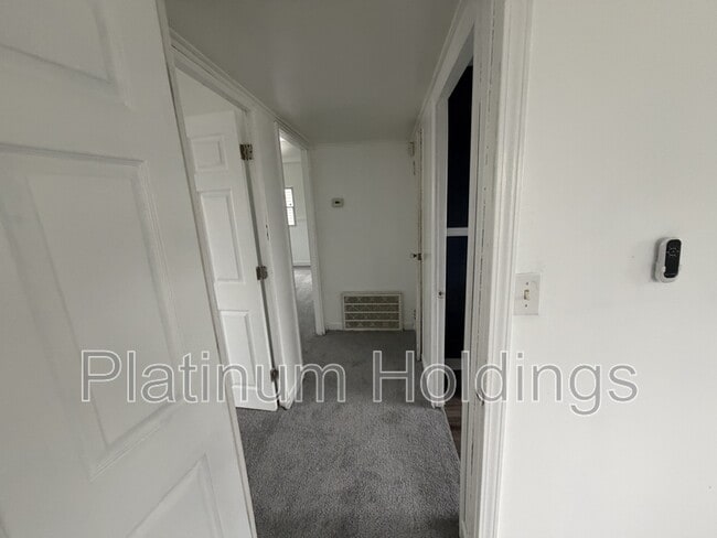 Building Photo - 4264 E 164th St