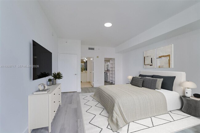 Building Photo - 3340 NE 190th St