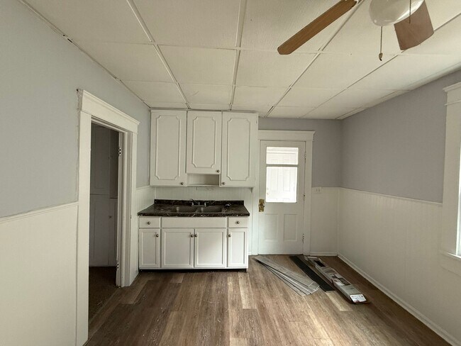 Building Photo - 3819 E 54th St