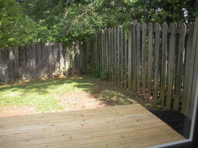 Building Photo - 79 Chestnut Dr
