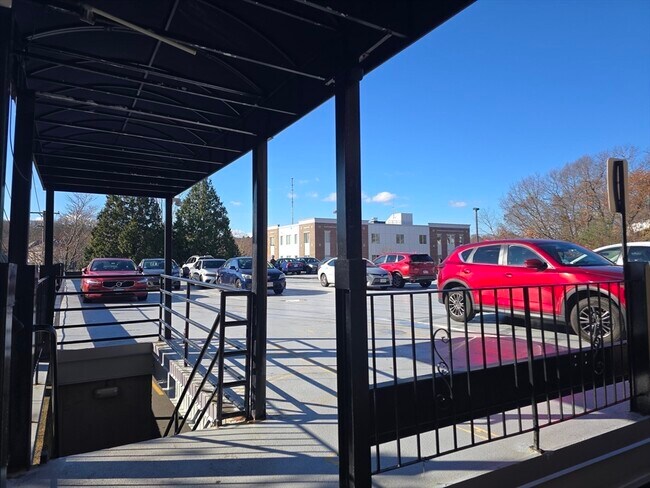 Building Photo - 230 Willard St