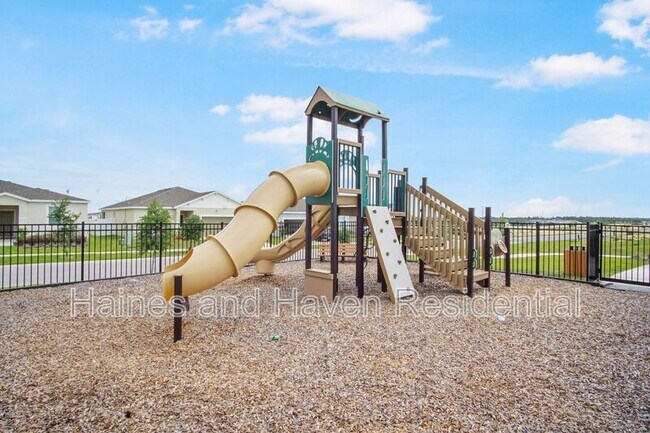 Building Photo - 1315 Normandy Dr