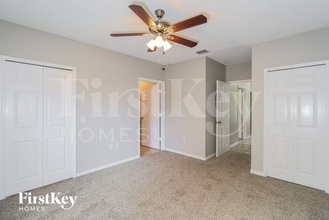Building Photo - 1225 Schumann Dr