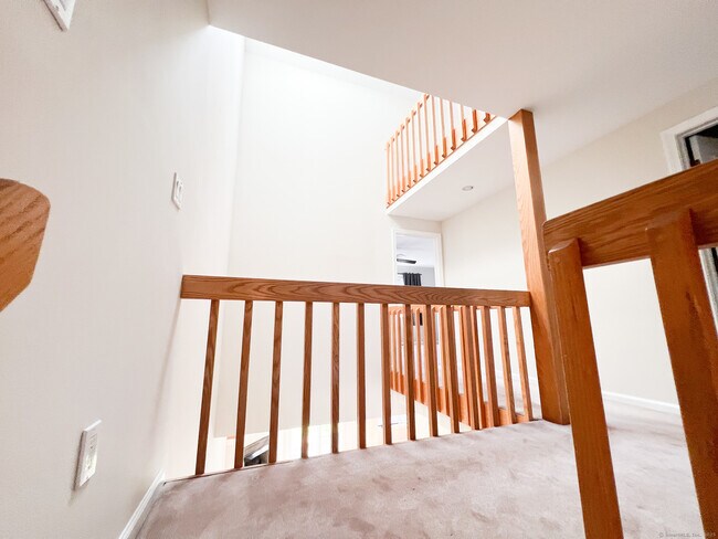 Building Photo - 83 Sandpiper Crescent