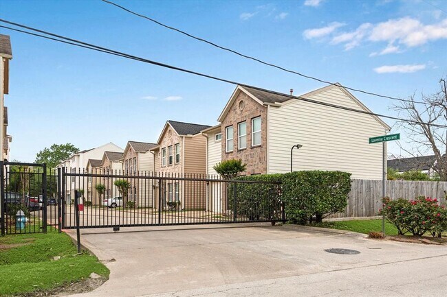 Building Photo - 9030 Laverne Cres