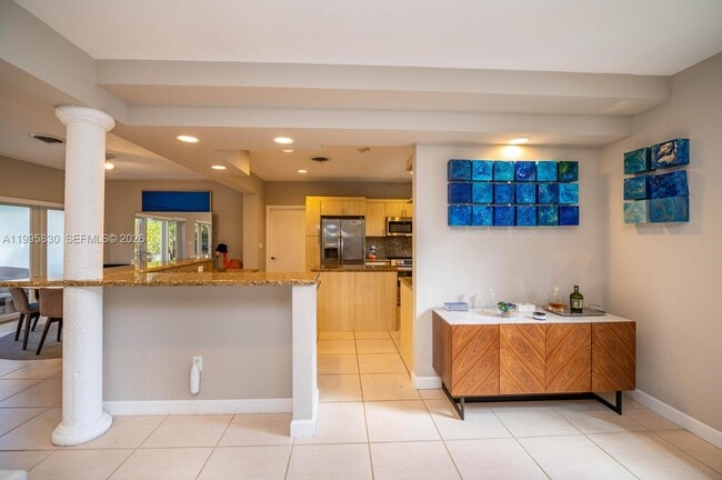 Building Photo - 9520 E Broadview Dr