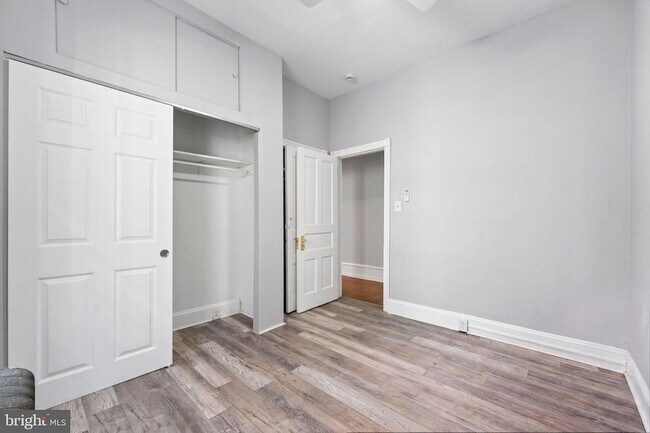 Building Photo - 246 W Abbottsford Ave