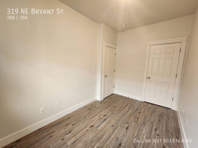 Building Photo - Amazing Two Story Townhome in Piedmont