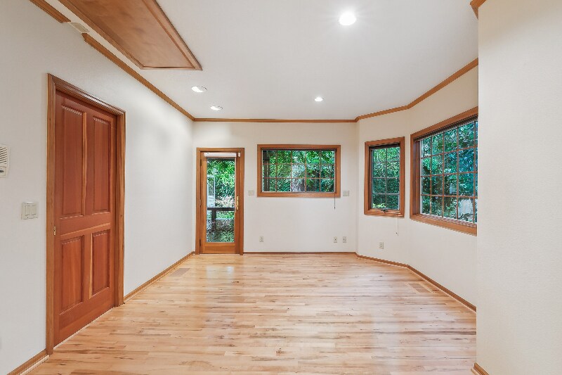 Building Photo - 8740 SW Birchwood Rd