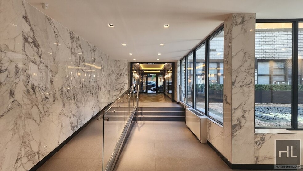 Building Photo - E 16 ST