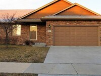 Building Photo - 2003 N Springbrook St