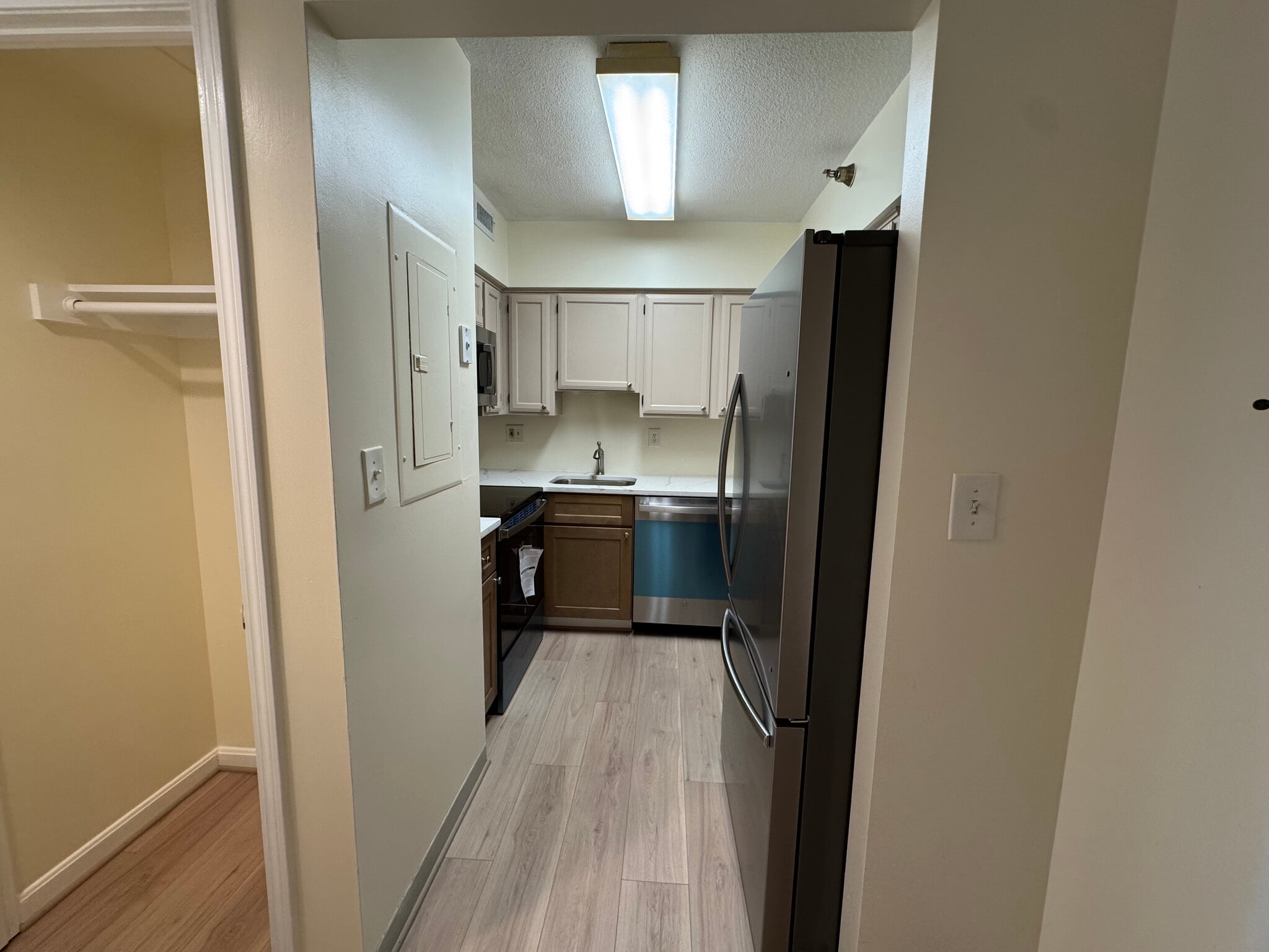 Kitchen - 2400 Clarendon Blvd